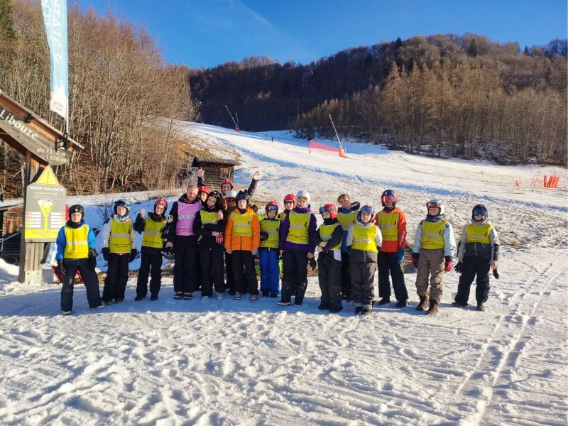 Groupe de pré ado en colo ski cet hiver