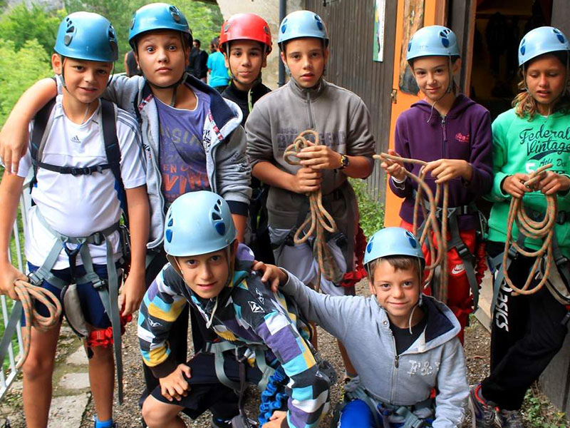 Activité escalade en colo de vacances cet hiver
