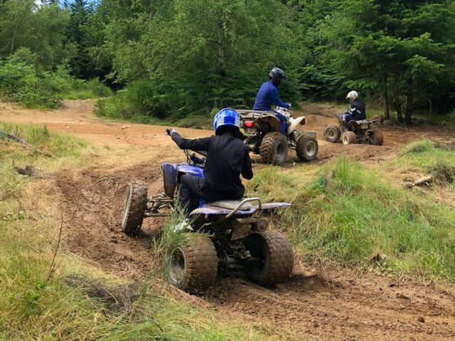 Session quad en colo multi activités cet hiver