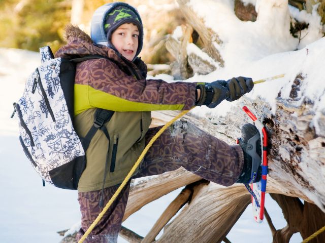 Activité raquettes à neige en colo de vacances