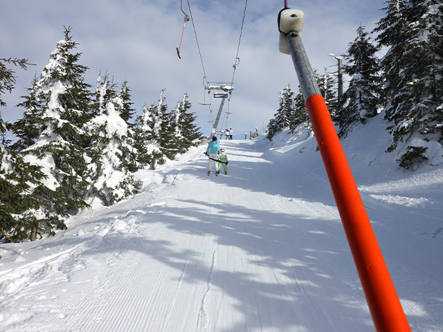 tire fesses teleski remonte pente colo de vacances jeunes abondance fevrier