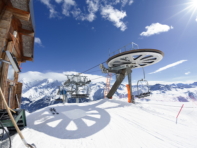 remonte pentes en haute savoie voyage jeunes hiver