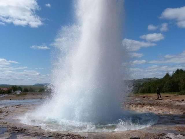 Geyser islandais observé en colo de vacances cet hiver