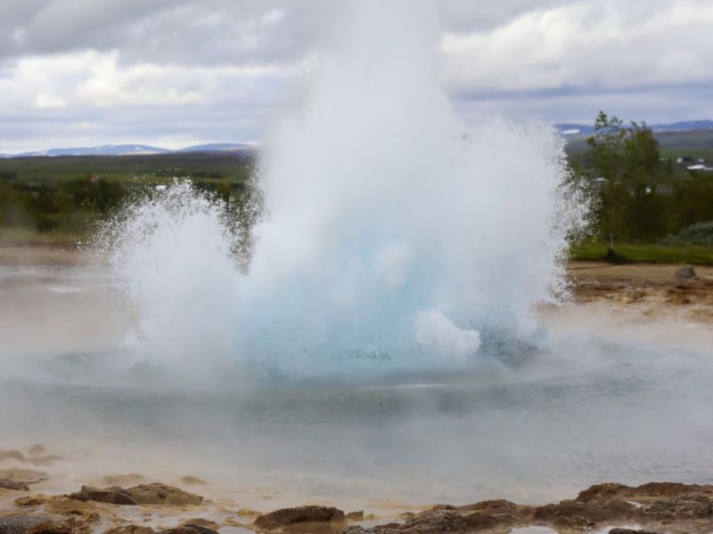 Célèbre geyser islandais observé en colo de vacances cet hiver