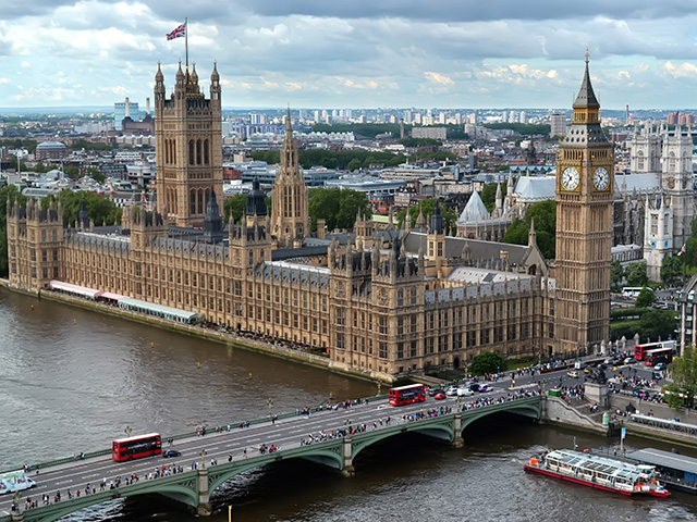 palais de westminster bord de la tamise excursion londonienne sejour jeunes hiver