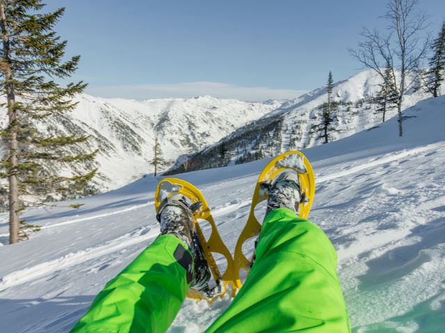Activité raquettes en colonie de vacances Ski cet hiver dans les Alpes