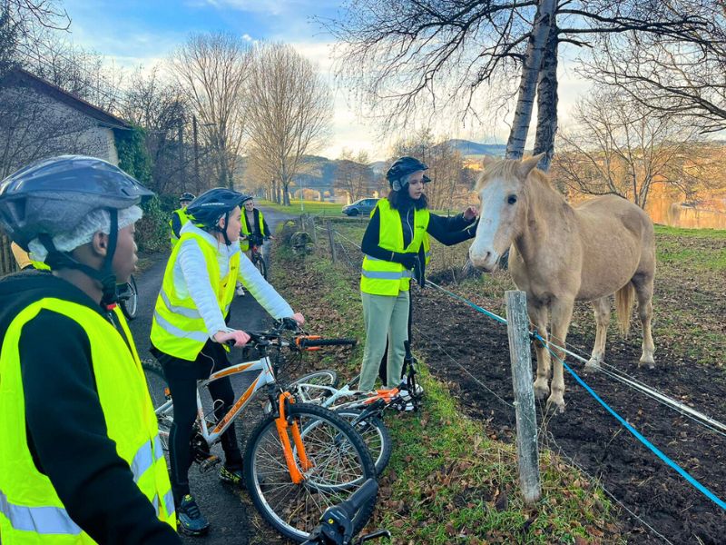 Activité vélo en colo de vacances multi activités cet hiver