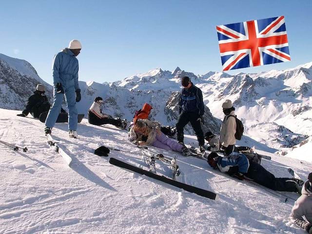 Groupe d'ados sur les pistes de Courchevel en colonie de vacances