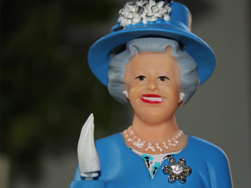 Figurine de la reine d'Angleterre