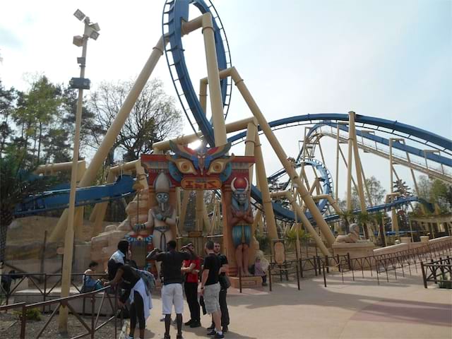 Attraction du parc astérix pendant les vacances de paques en colonie de vacances