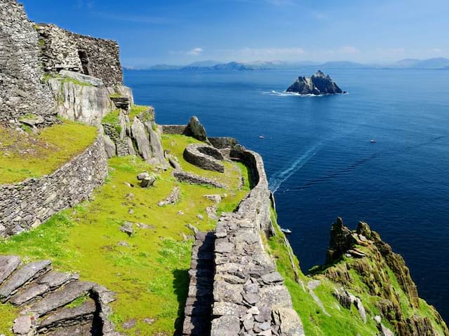 Ruines irlandaises vues en colonie de vacances 