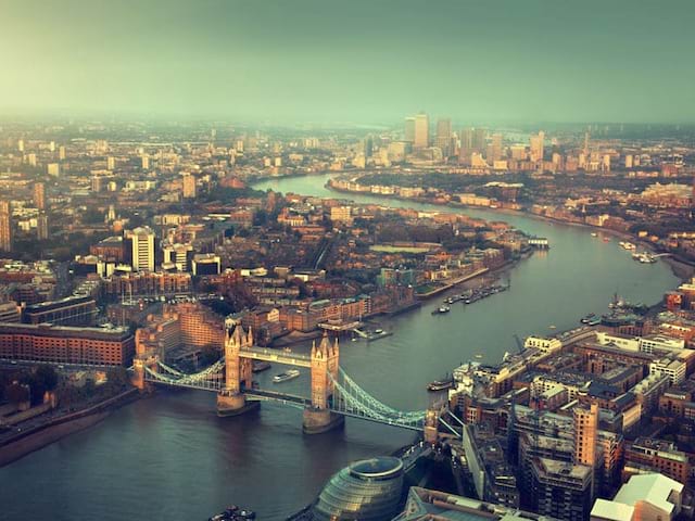 Londres et la Tamise vus du ciel en colonie de vacances ce printemps