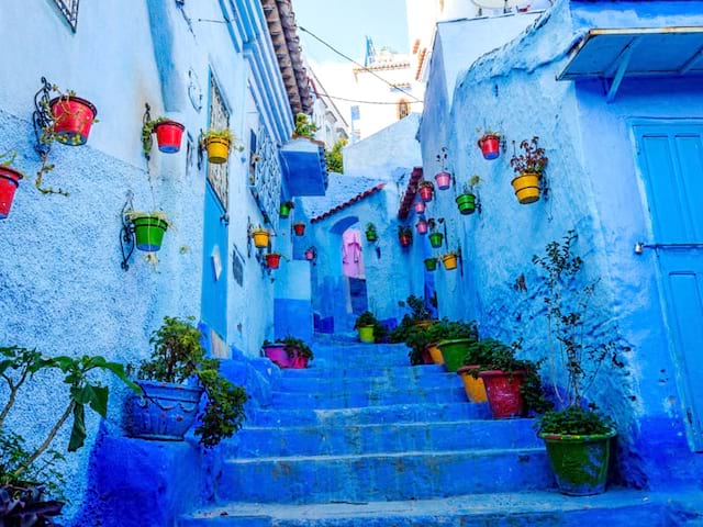 Ruelle colorée du Maroc en colonie de vacances