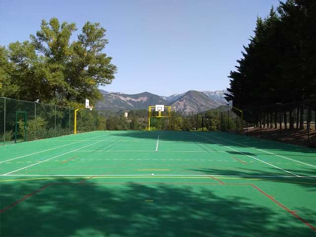 Terrain multisport du centre de colonie de vacances