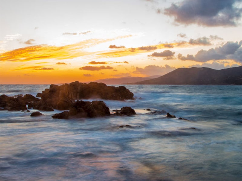 Couché de soleil observé lors d'une colonie de vacances en Corse 