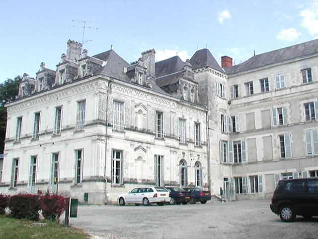 Hébergement colonie de vacances Château de St Cyran où les jeunes ont été hébergé en colonie de vacances ce printemps