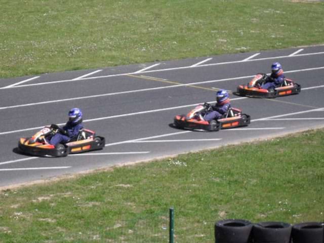 Course de kart en colonie de vacances Graine de pilotes durant le printemps