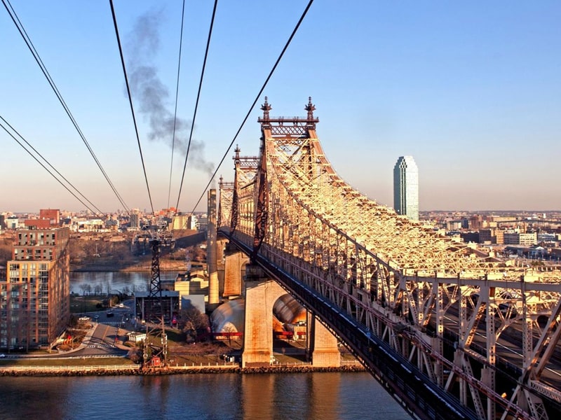 Pont de Brooklyn pris en photo lors d'une colonie de vacances à New York durant le printemps