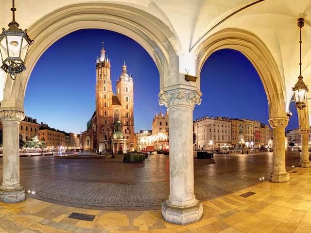 Découverte de Cracovie de nuit