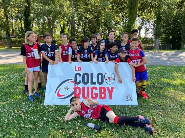 Jeunes en colo de vacances Rugby au stade toulousain ce printemps