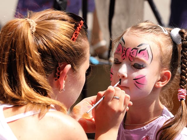 Animatrice maquillage artistique enfant colonie de vacances printemps