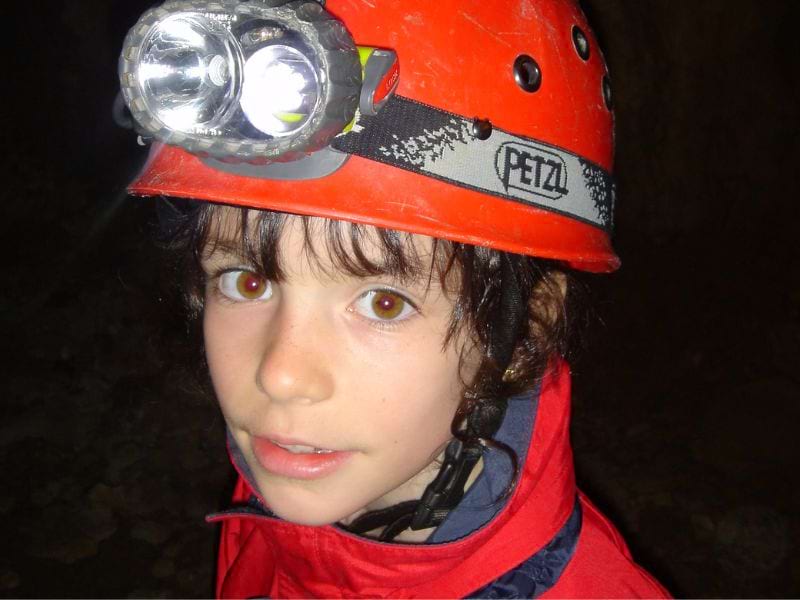 gardçon casque et tenue speleologie printemps