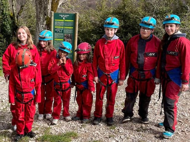 Activité spéléologie en colonie de vacances cet automne