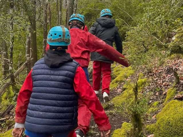 Spéléologie en colo de vacances cet automne