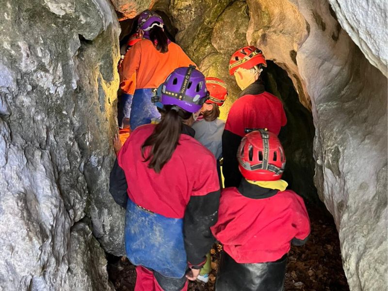 Activité spéléologie en colo de vacances ce printemps