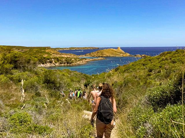Ados en colo de vacances sur les Iles Baleares ce printemps