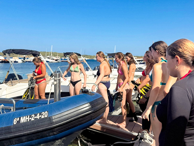 Ados à Minorque en colo de vacances