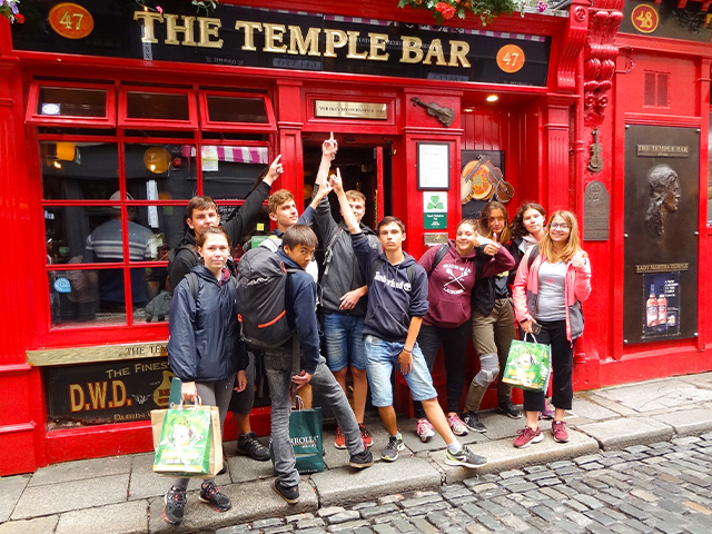 Temple bar mythique en colo de vacances en Irlande ce printemps