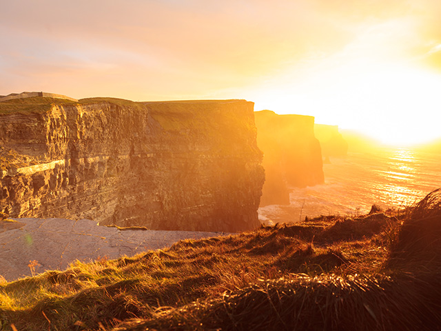 Falaises Cliffs of Moher que les ados ont pu admirer en colo de vacances en Irlande ce printemps