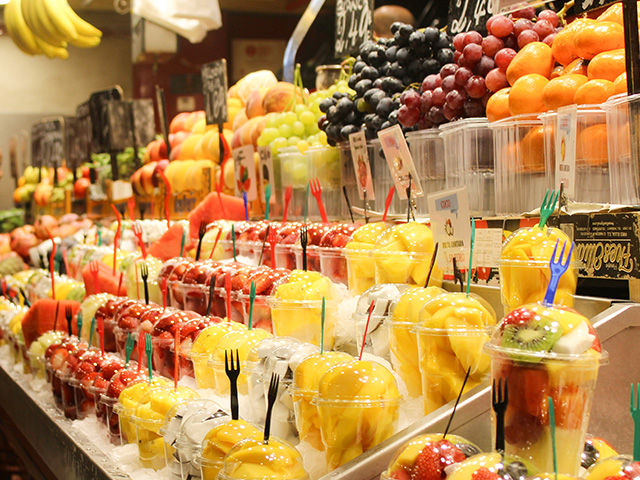 Fruits au marché de la Boqueria à Barcelone