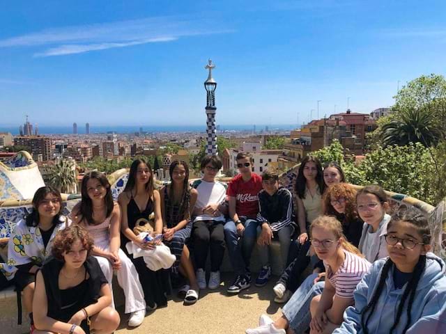 Vue sur Barcelone en colo de vacances ce printemps pour ados