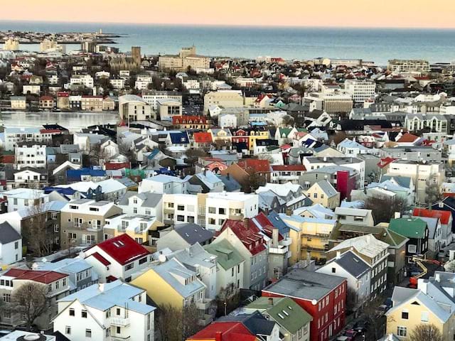 Vue sur Reykjavik, capitale de l'Islande en colonie de vacances Islande et New York ce printemps