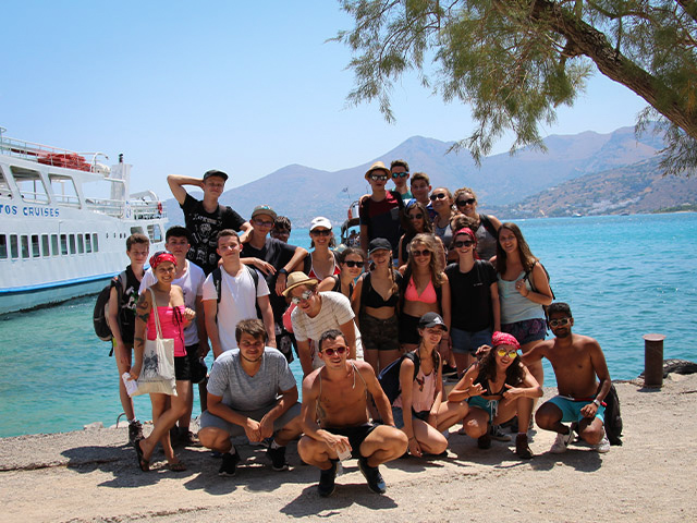 photographie de groupe lors d'un sejour a peloponnese au printemps