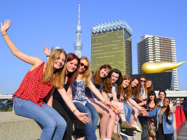 Groupe ados en colo de vacances ce printemps 