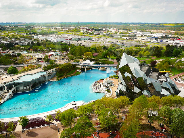 photographie du futuroscope parc a theme futuriste