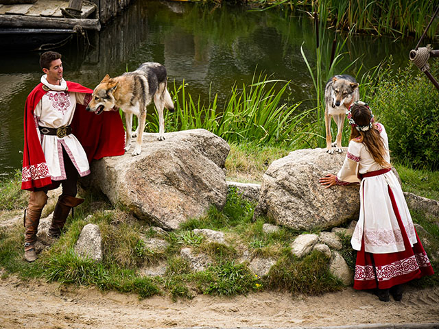 spectacle les vikings au puy du fou parc d'attractions en vendee