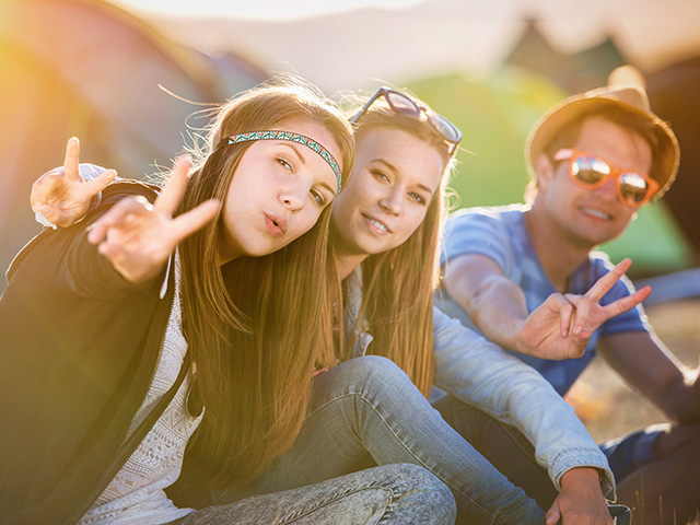 trois ados voyage ou colonie de vacances amateurs de sensations fortes pendant les vacances de paques