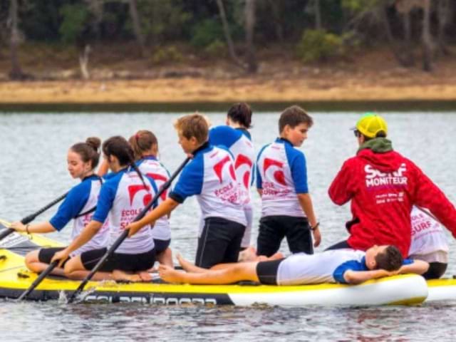 Activité paddle en colo de vacances à l'océan ce printemps