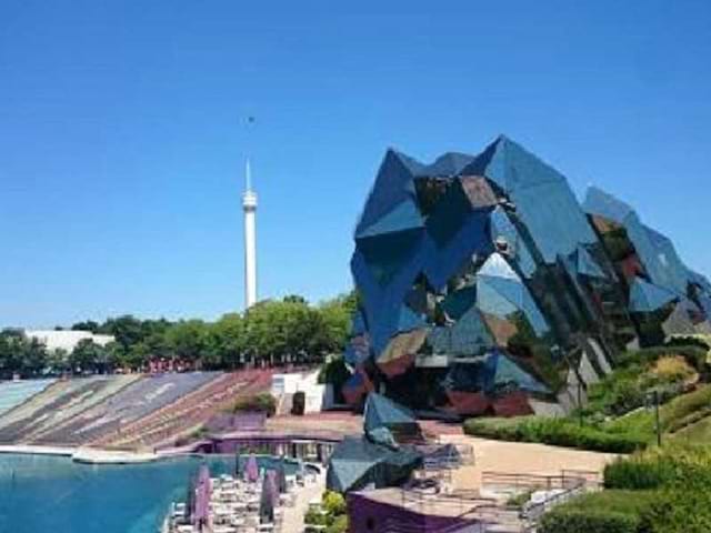 Vue sur le futuroscope cet automne en colonie de vacances