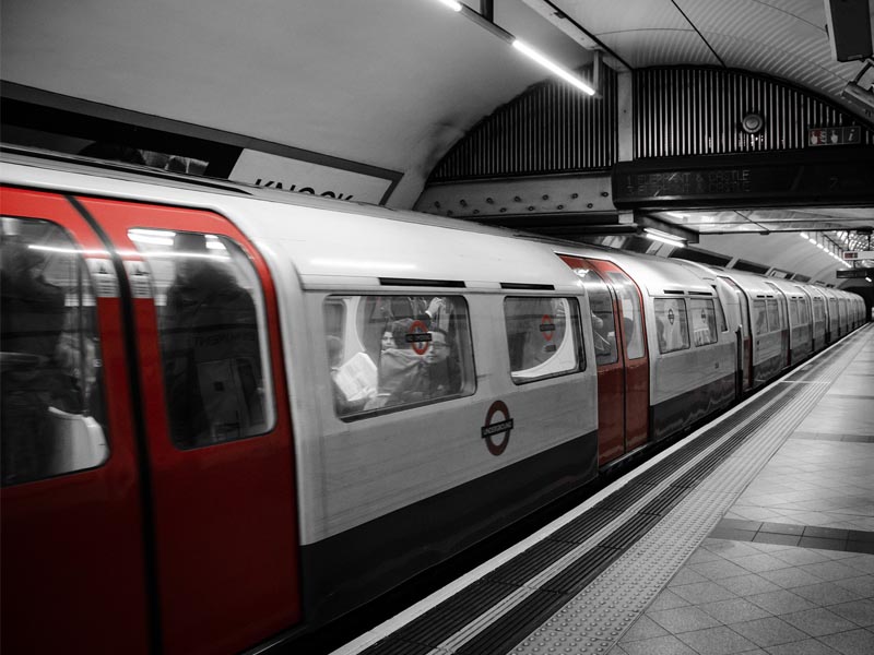 photo des métros londoniens en colonie de vacances linguistique cet automne