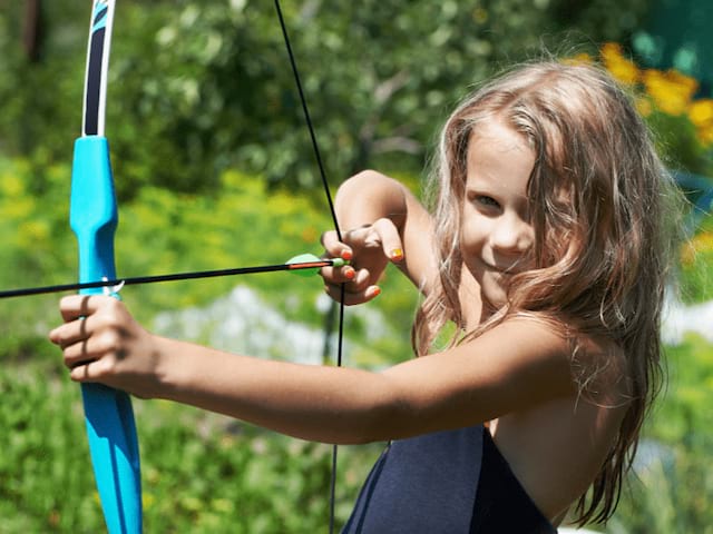 Activité tir à l'arc cet automne en colo de vacances Sciences