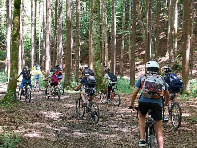 préados vélo colonie de vacances automne