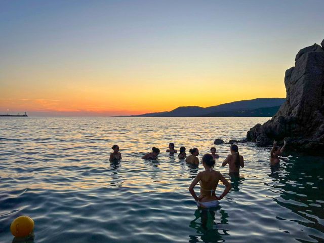 Baignade en colo de vacances cet automne