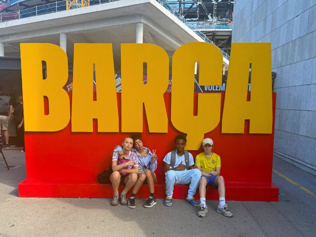Stade Camp Nou à Barcelone que les ados visitent en colo en Espagne cet automne