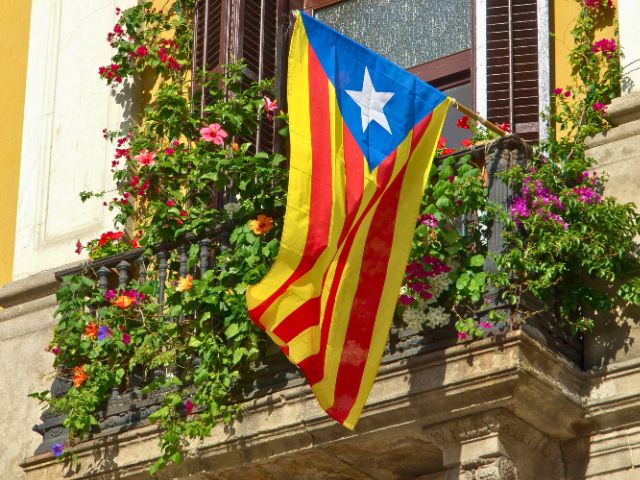 Drapeau Catalogne cet automne en colo de vacances