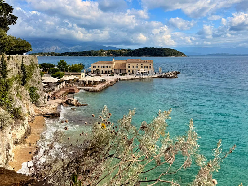 paysage du littoral de Corfou town en Grèce